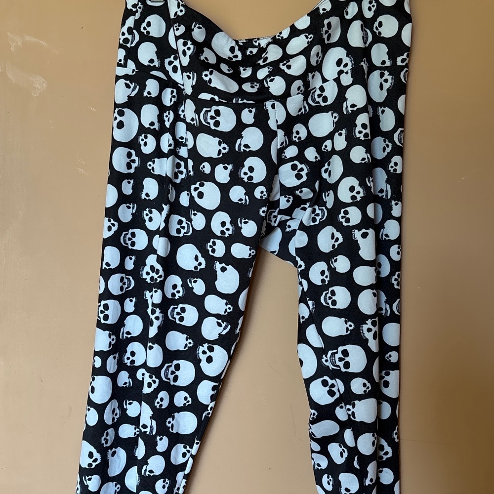 Onzie Capri Skull leggings